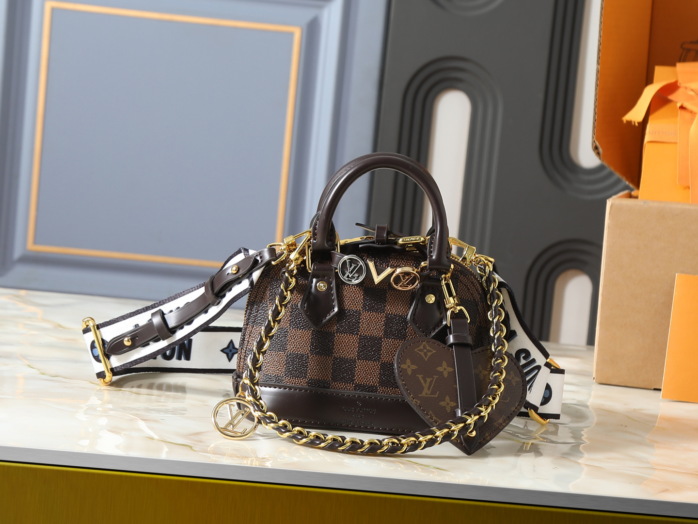 Louis Vuitton Alma