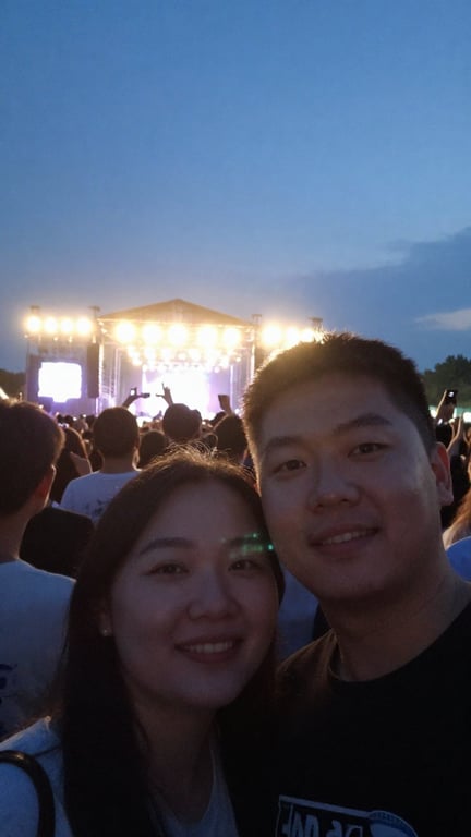 Keep the couple, the crowd, an...