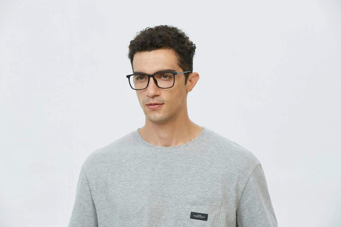 Fashion Week Outfits filter before photo - natural portrait in everyday outfit with soft daylight