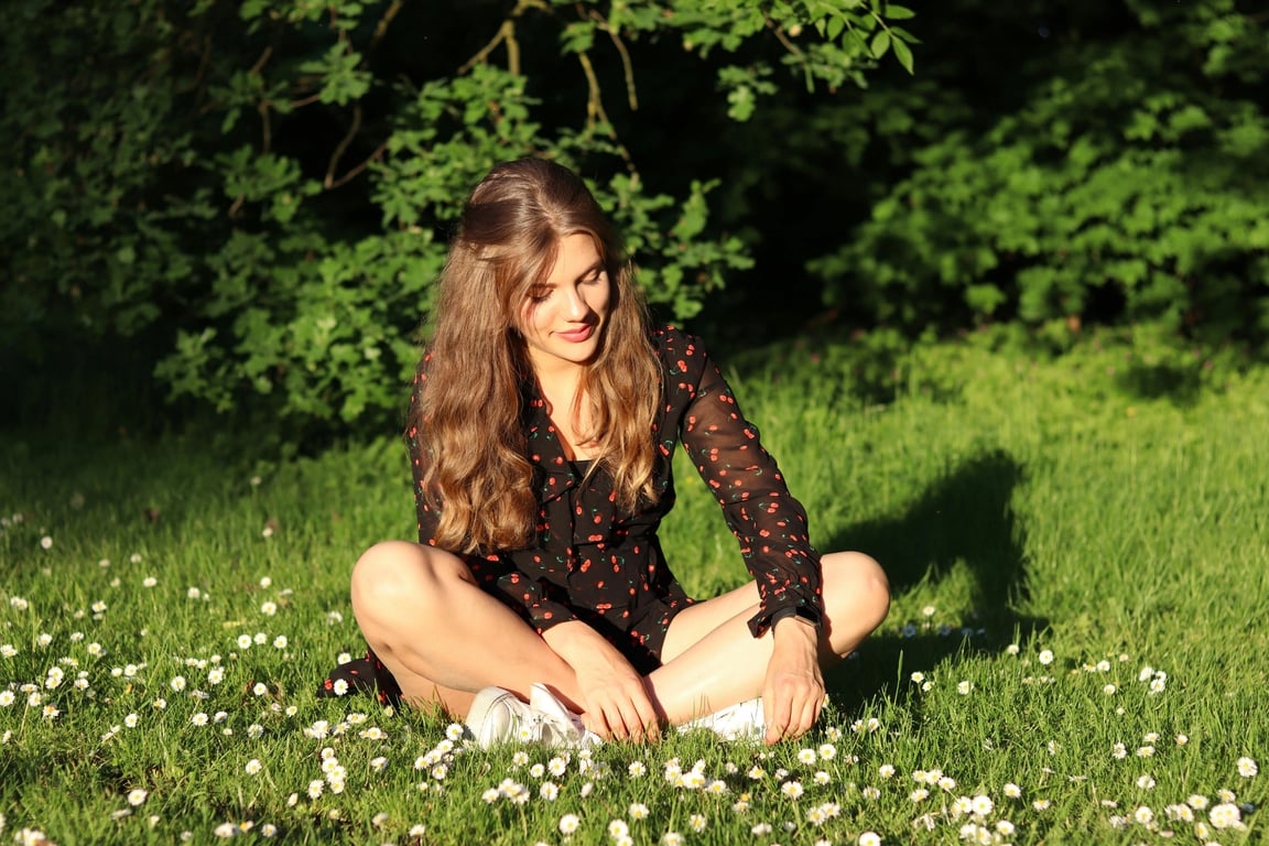 AI fairy before pic - outdoor portrait with plants