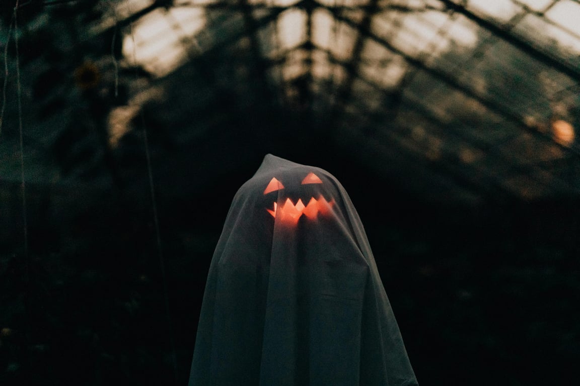 ai Halloween background before pic-Horror night