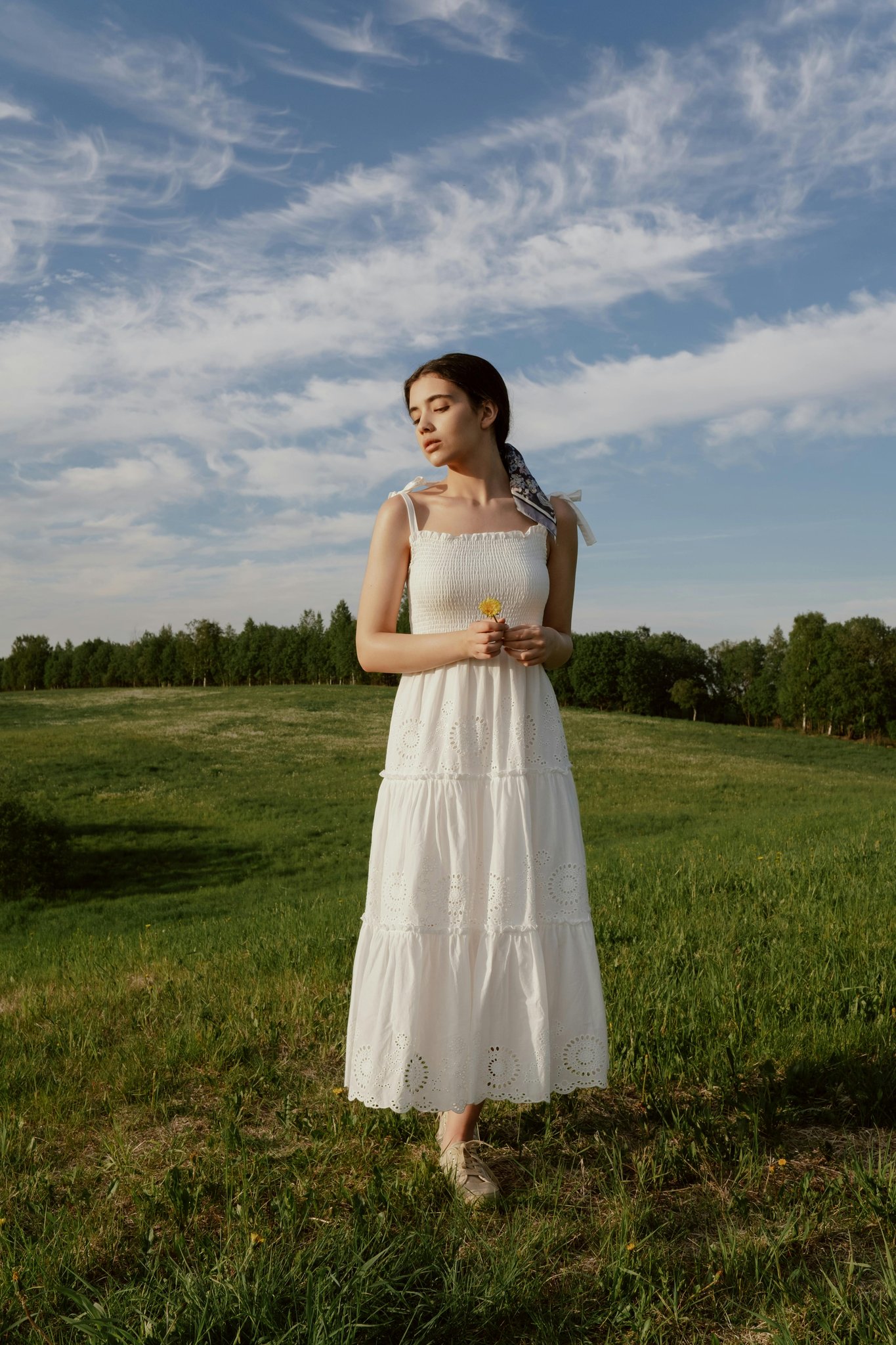 AI color splash filter user case - create dramatic color-focused portraits for social media and design