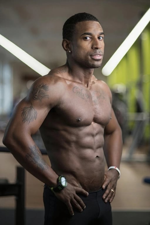 ai tattoo generator after pic - man in the gym with tattoo