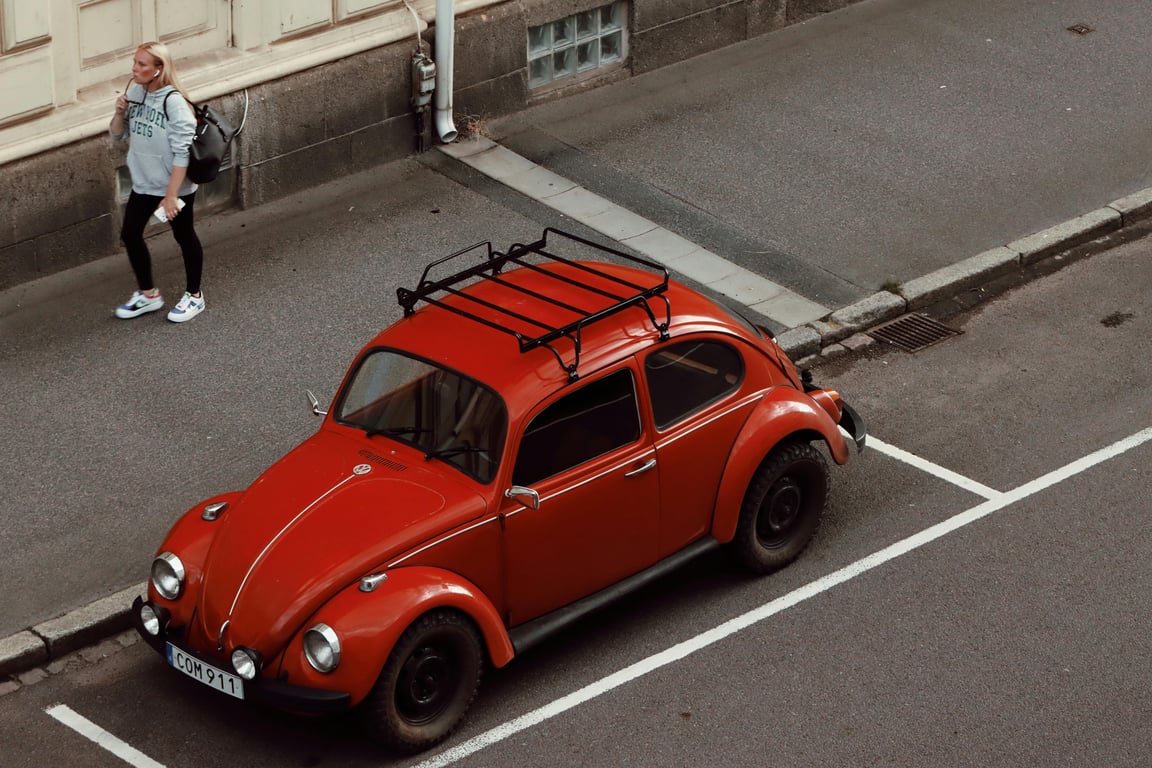 Tải lên bất kỳ ảnh nào của ô tô, xe tải hoặc phương tiện.