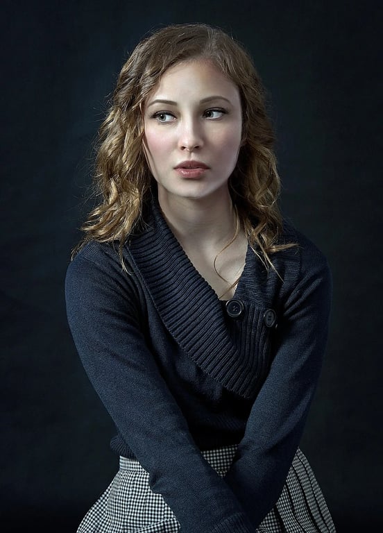 AI fisheye lens filter before photo - portrait in normal perspective before fisheye effect