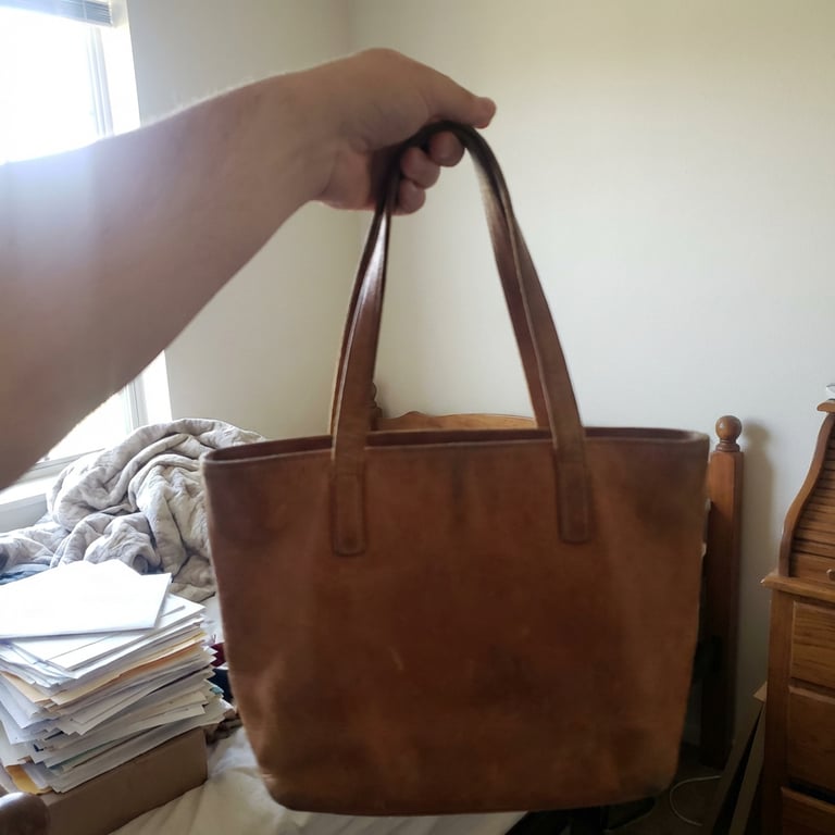 Bring the handbag into clear, ...