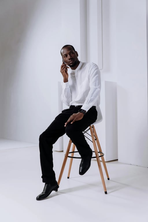 airport outfits filter before photo - natural portrait in everyday casual clothes with plain background
