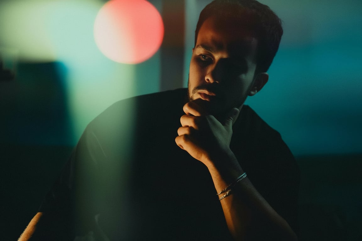 Utilize Kaze AI's advanced technology to seamlessly remove lens flare from your photos. Perfect for capturing clear, stunning images of landscapes, architecture, and candid moments without the distraction of unwanted light artifacts.