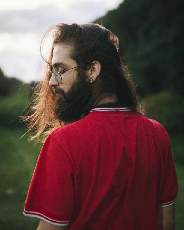 AI no beard filter before photo - influencer photo with mustache and beard