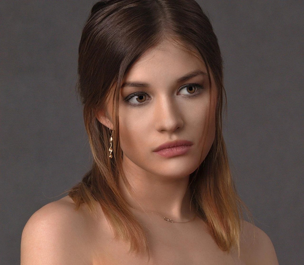 AI lip plumper filter before photo - fashion portrait before virtual lip volume increase