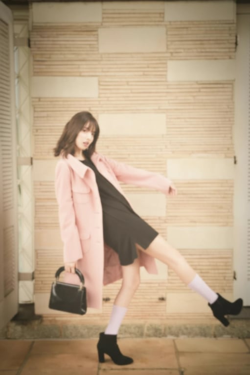 Elevate your Instagram feed by applying the perfect soft light filter. Achieve a dreamy, ethereal look that enhances portraits, landscapes, and everyday moments with just a few taps.