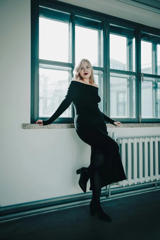 a portrait of a person transformed to create an extreme waist slimming effect by heavily compressing the waist horizontally and leaving hips untouched, resulting in a strikingly narrow waist and a highly visible curvy outline