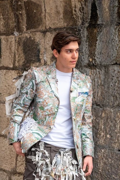 2010 Style Fashion filter before photo - casual portrait before edit