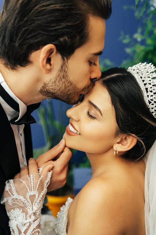 image to emoji converter before - a couple smiling and posing closely