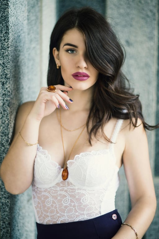 ai-demon-filter before pic - studio portrait in natural light