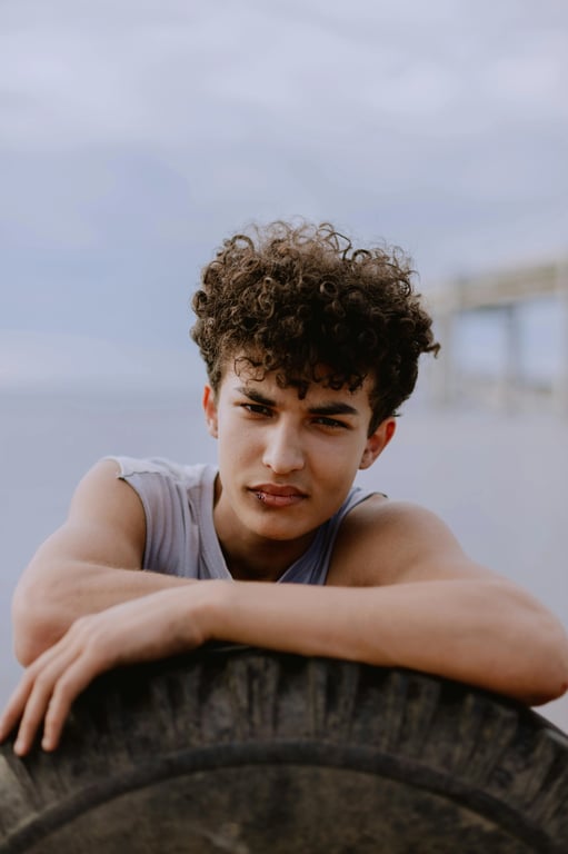 Wolf cut filter before pic – young man with short brown hair near seaside