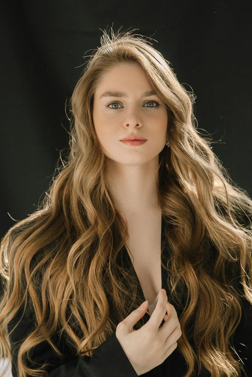 AI long hair filter before photo - influencer portrait short hairstyle