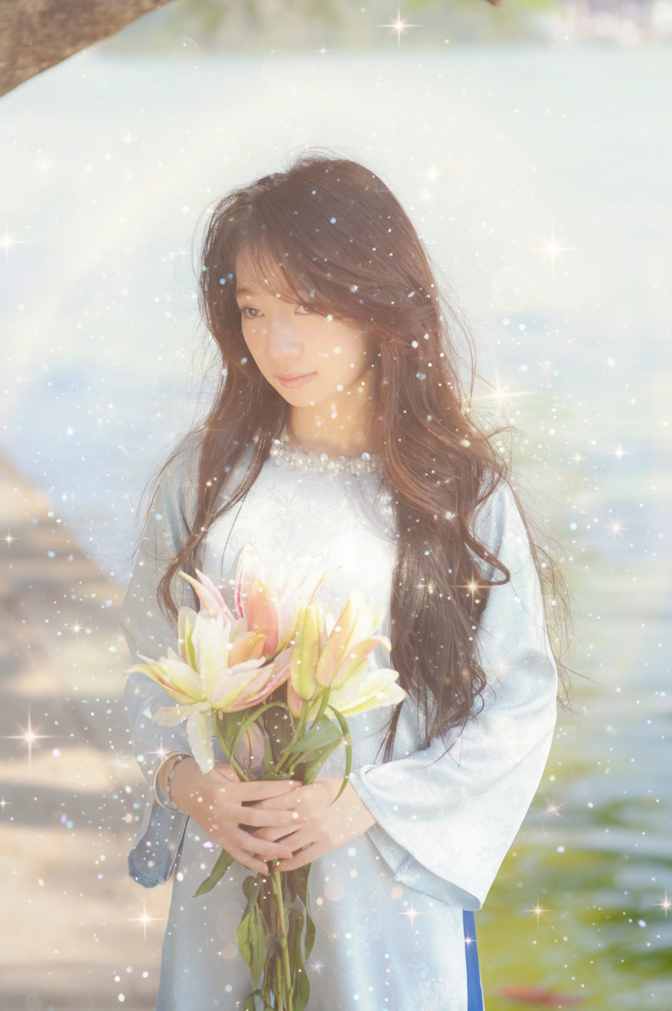 Instagram influencer using AI aesthetic filters to curate a cohesive pastel feed for social media branding.