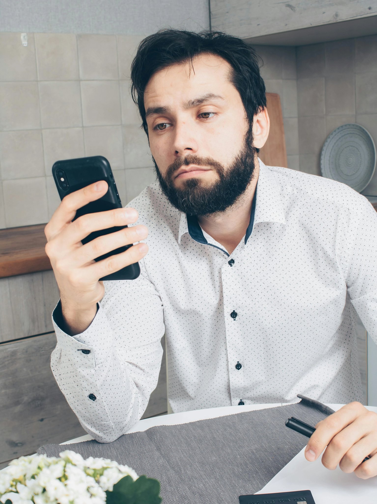 AI no beard filter before photo - influencer portrait with stylish beard