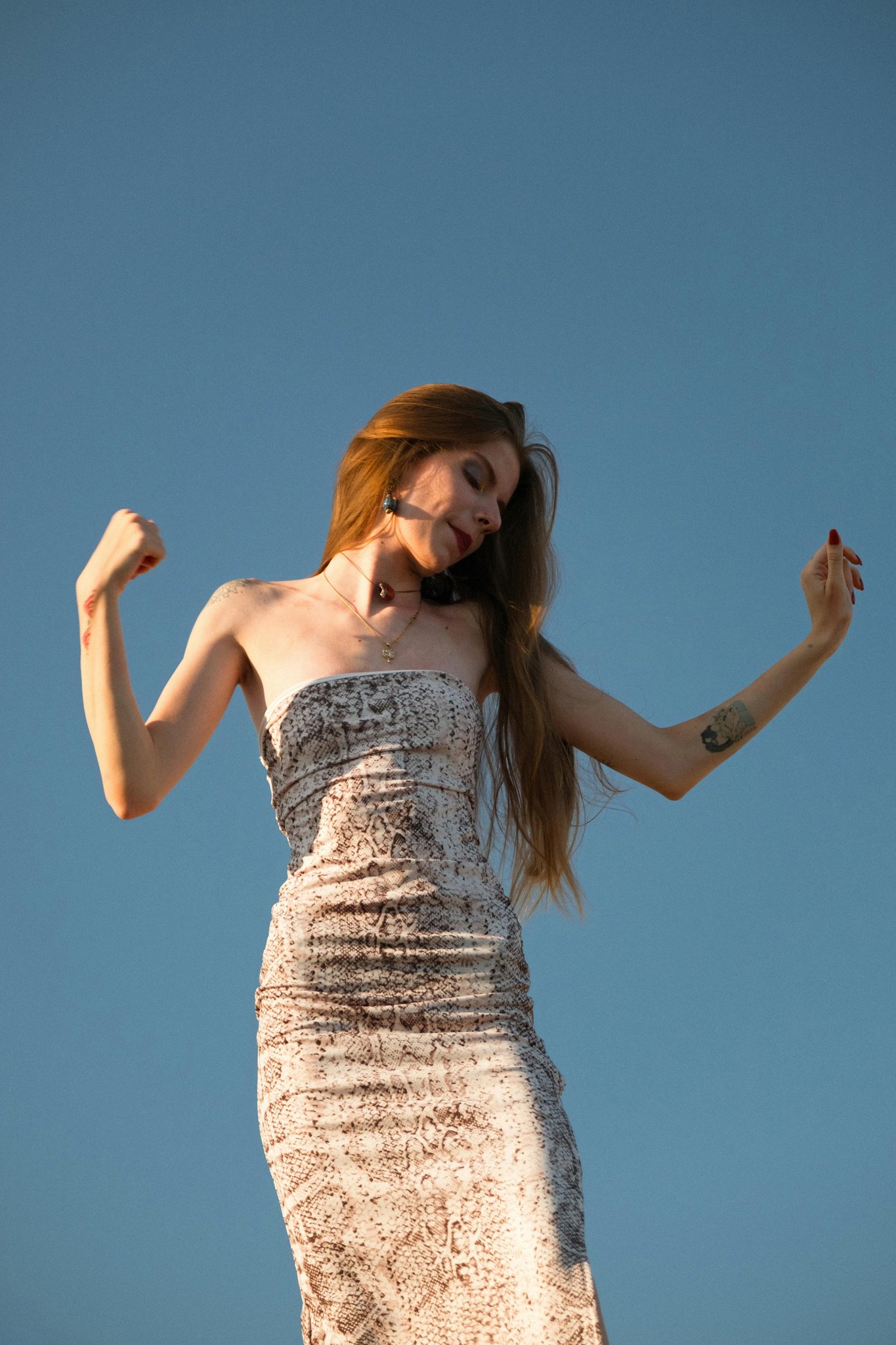 hair color filter before photo - portrait with single-tone brown hair in soft light
