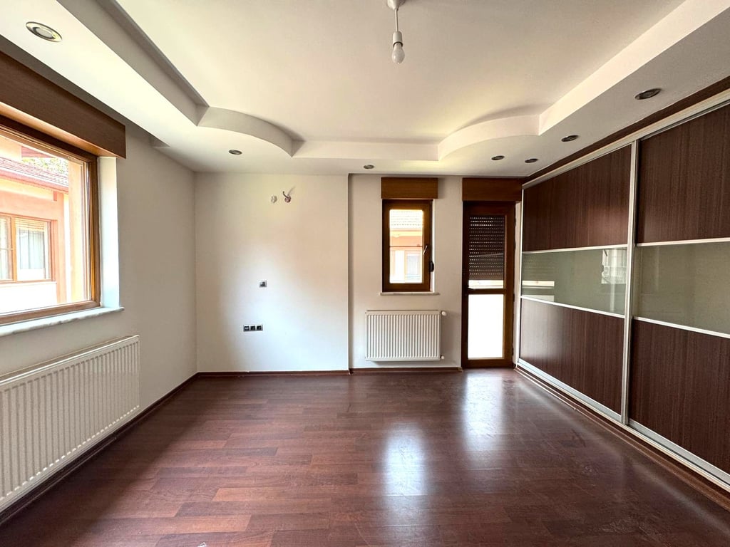 Takasa Açık! Bağbaşı'nda Site İçi 500m² Kapalı Alan Fırsat Villa - 15