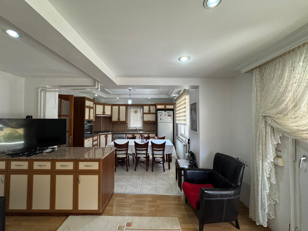 Servergazi'de 510 m² Köşe Parsel İçinde 2 Katlı Müstakil Bahçeli Daire - 12