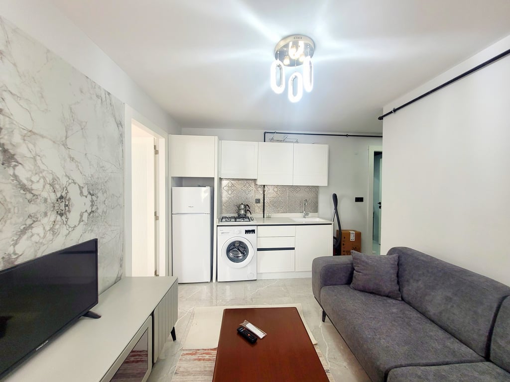 Saraylar'da 1+1 / 35 m² Ara Kat Full Sıfır Eşyalı Lüks Apart - 4