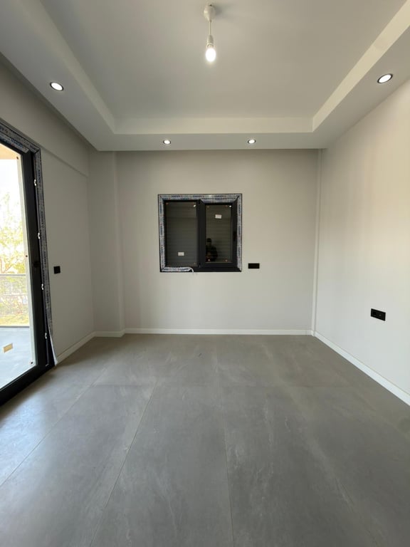 ŞEMİKLER'de 3+1 SIFIR ARA KAT PANJURLU LÜKS DAİRE - 10