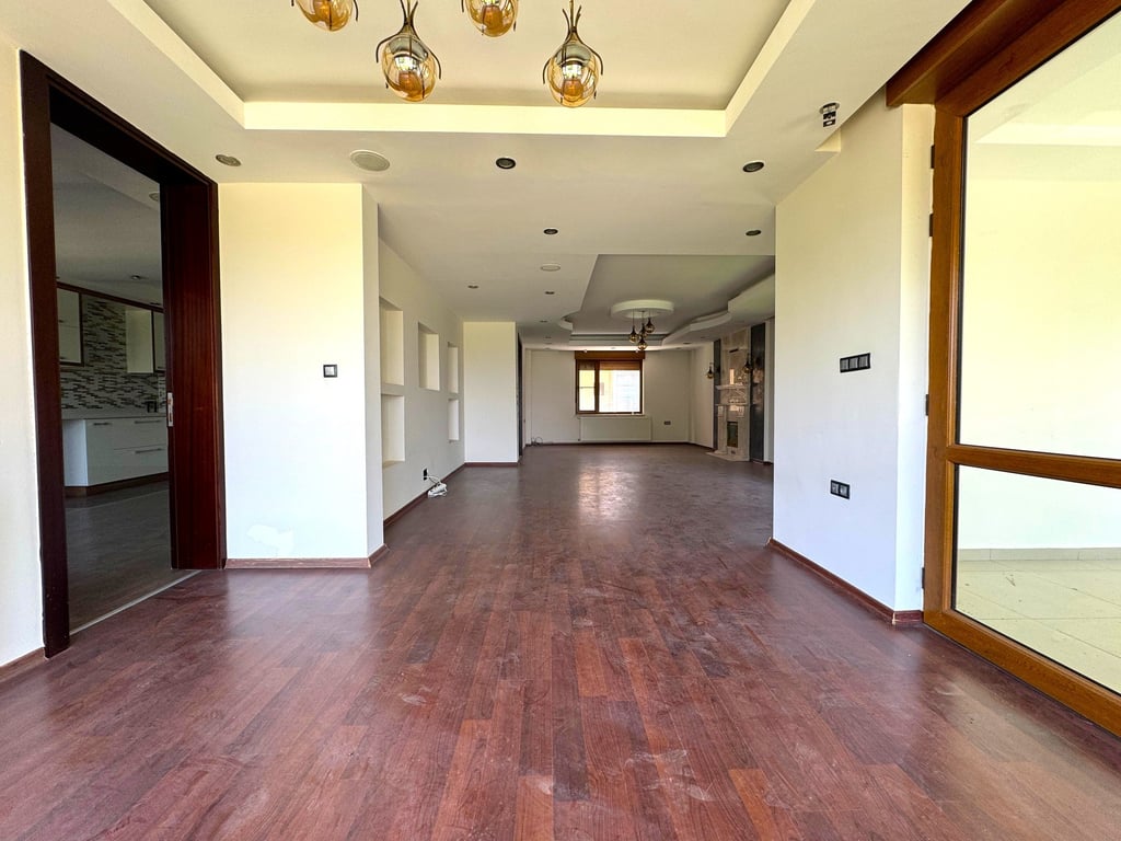 Takasa Açık! Bağbaşı'nda Site İçi 500m² Kapalı Alan Fırsat Villa - 7