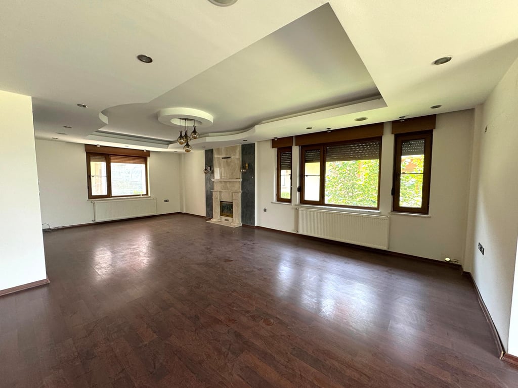 Takasa Açık! Bağbaşı'nda Site İçi 500m² Kapalı Alan Fırsat Villa - 11