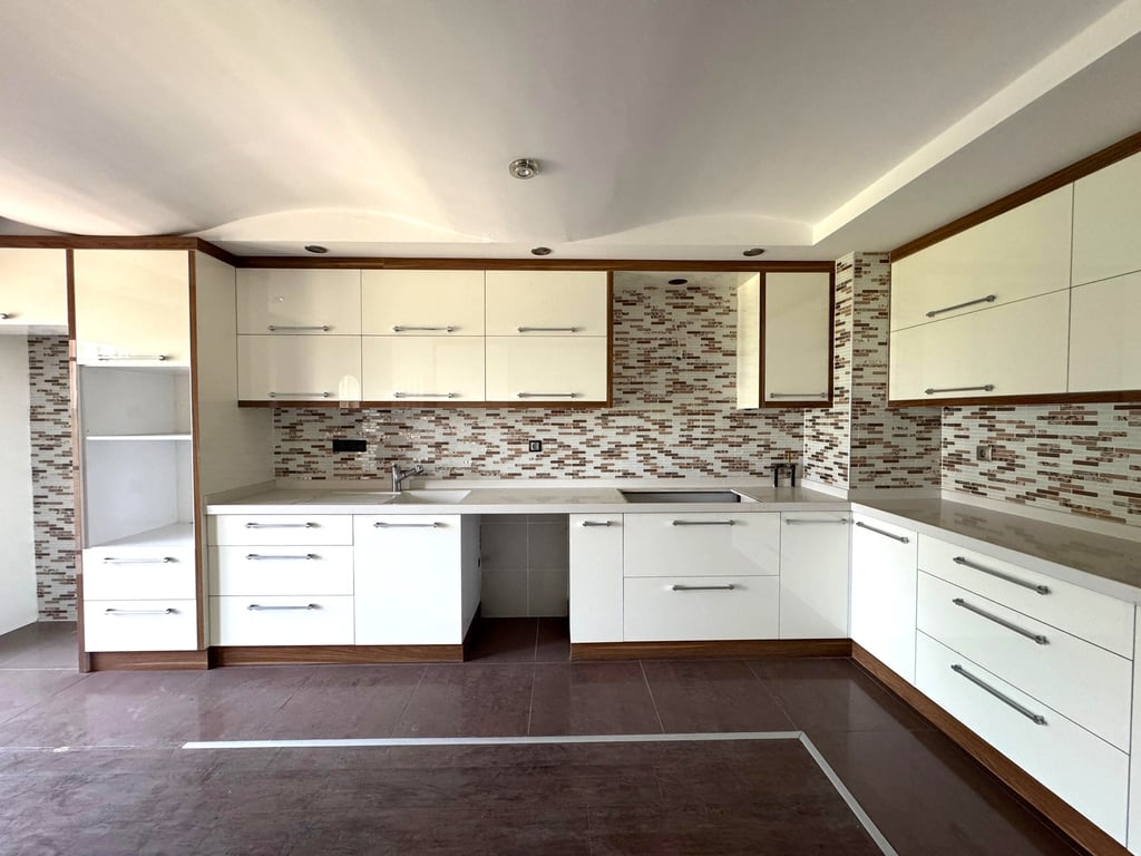 Takasa Açık! Bağbaşı'nda Site İçi 500m² Kapalı Alan Fırsat Villa - 5