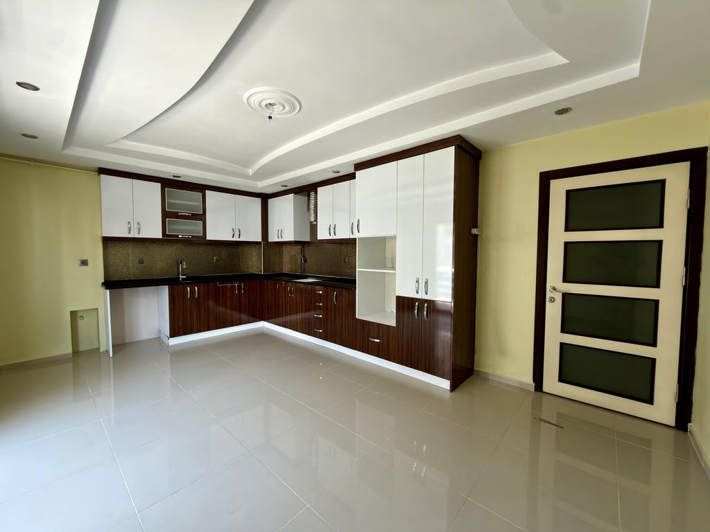 MAX PRIME | Çınar'a Yakın 3+1 / 200 m² Ara Kat Takasa Açık! - 2