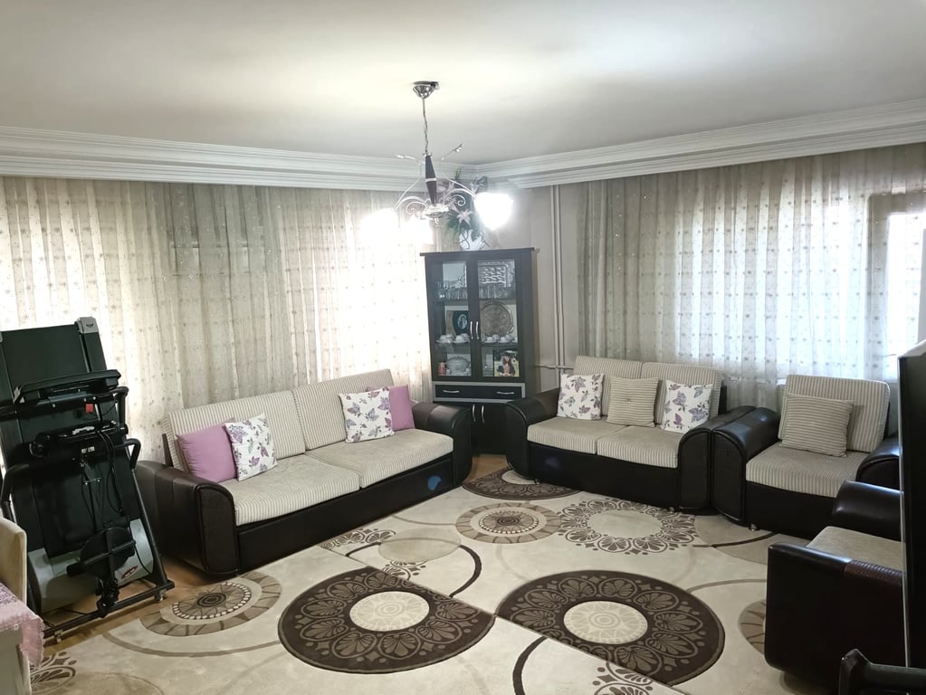 Bağbaşı'nda 3+1 / 175 m² Site İçerisinde Masrafsız Fırsat Daire