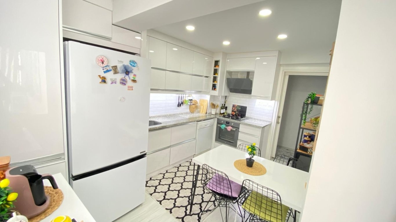 Adalet Mahallesi'nde 3+1 / 150 m² Cadde Üzeri Önü Açık Masrafsız Lüks Daire - 3