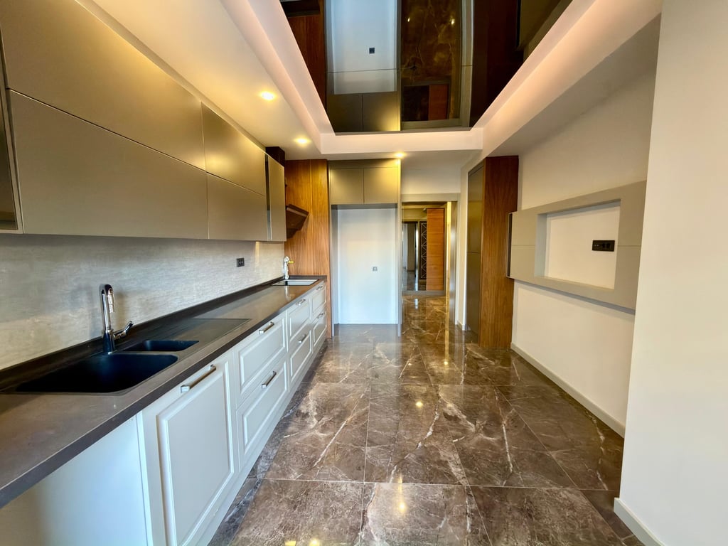 SELÇUKBEY'DE 3+1 / 175 m² HAVUZ CEPHELİ ARA KAT MASRAFSIZ LÜKS DAİRE - 2