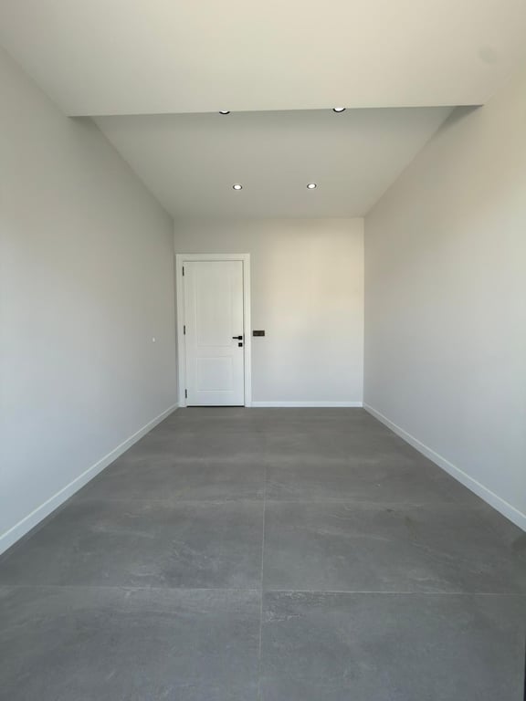 ŞEMİKLER'de 3+1 SIFIR ARA KAT PANJURLU LÜKS DAİRE - 14