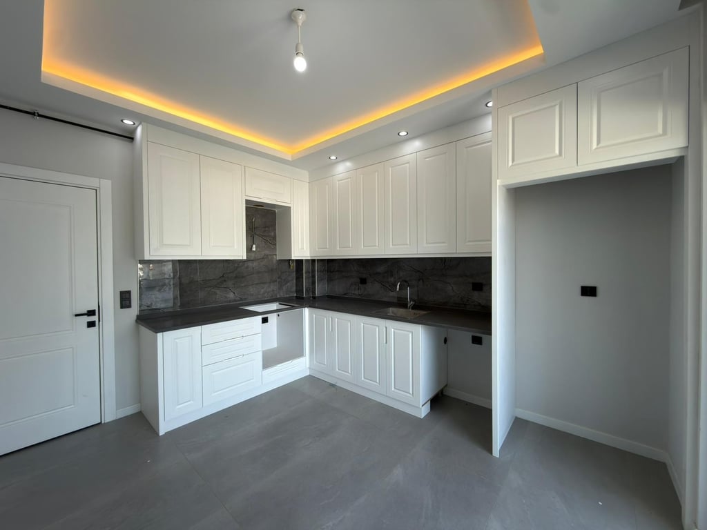 ŞEMİKLER'de 3+1 SIFIR ARA KAT PANJURLU LÜKS DAİRE - 3
