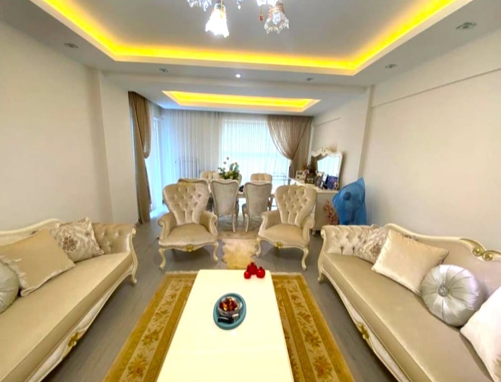 Selçukbey'de Gül Meydanı Yakını 3+1 / 180 m² E.Banyolu Lüx Daire