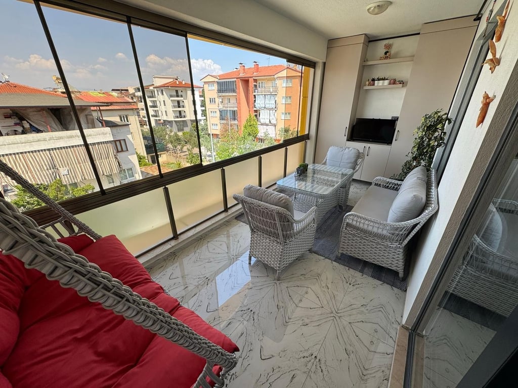 Gültepe'de 3+1 Havuzlu Sitede E. Banyolu Ara Kat Lüks Daire - 11