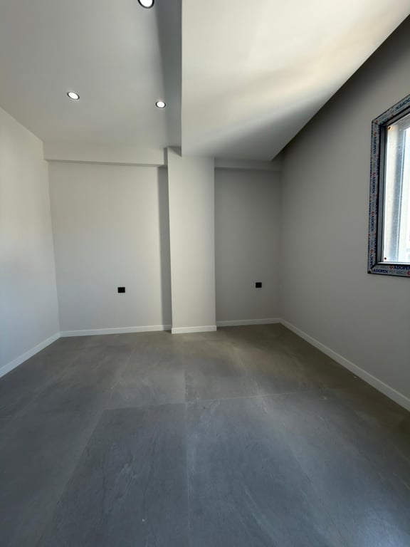 ŞEMİKLER'de 3+1 SIFIR ARA KAT PANJURLU LÜKS DAİRE - 12