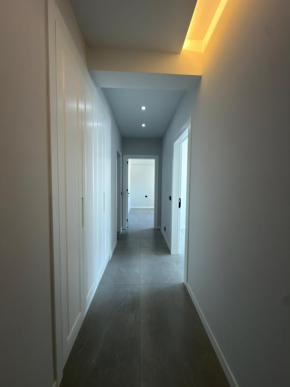 ŞEMİKLER'de 3+1 SIFIR ARA KAT PANJURLU LÜKS DAİRE - 16
