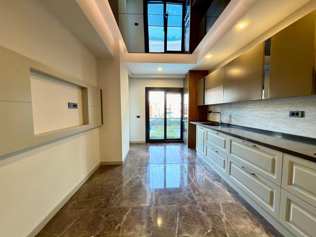 SELÇUKBEY'DE 3+1 / 175 m² HAVUZ CEPHELİ ARA KAT MASRAFSIZ LÜKS DAİRE - 3