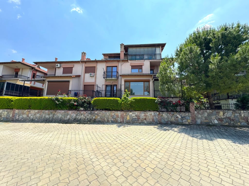 Takasa Açık! Bağbaşı'nda Site İçi 500m² Kapalı Alan Fırsat Villa - 2