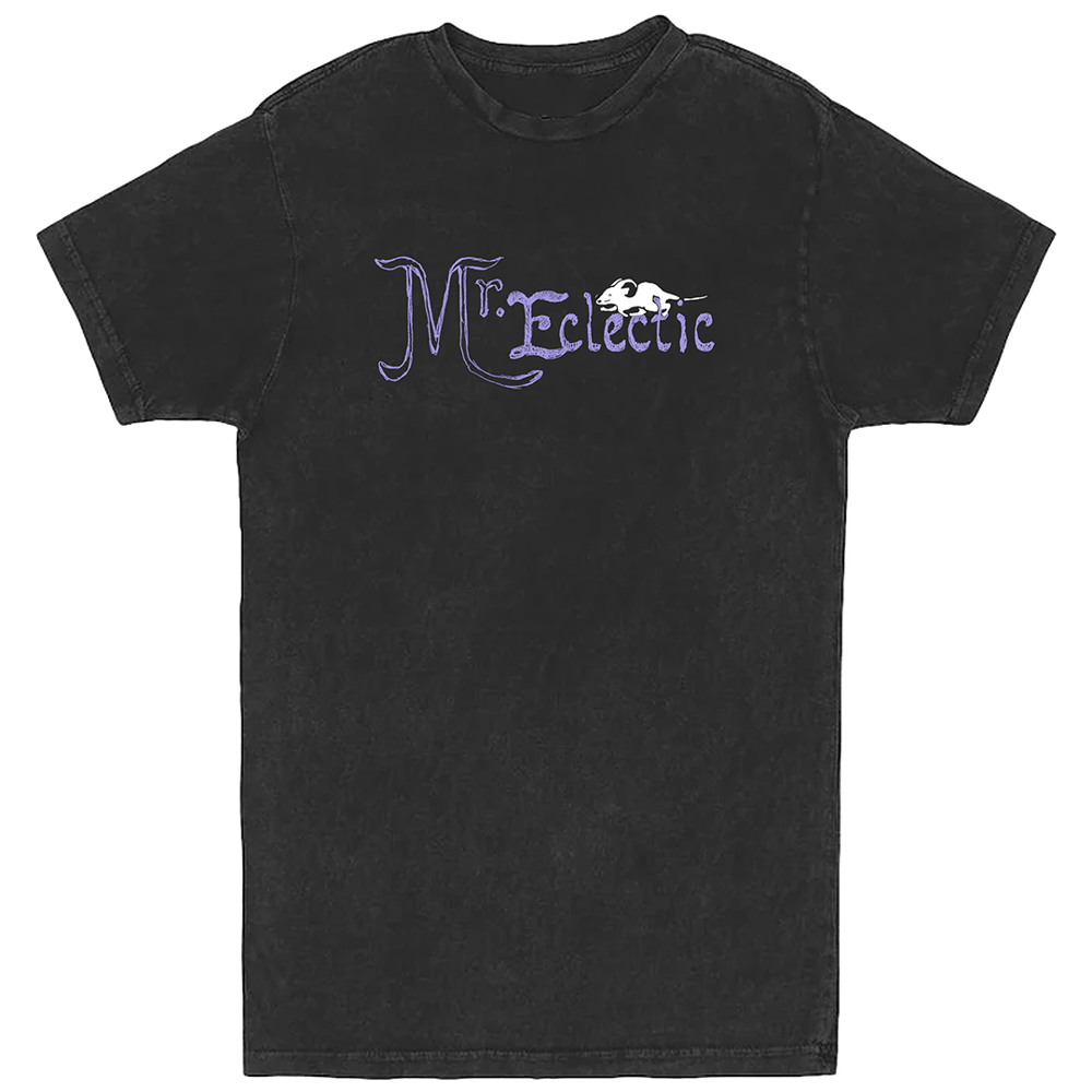 Laufey serenades Tシャツ missing the UK serenades shows? 🤍 you can now shop the