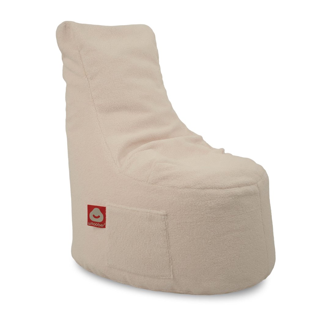 Nice creme stoelvormige zitzak in teddy stof. Zijkant met hoge rugleuning en lebel.