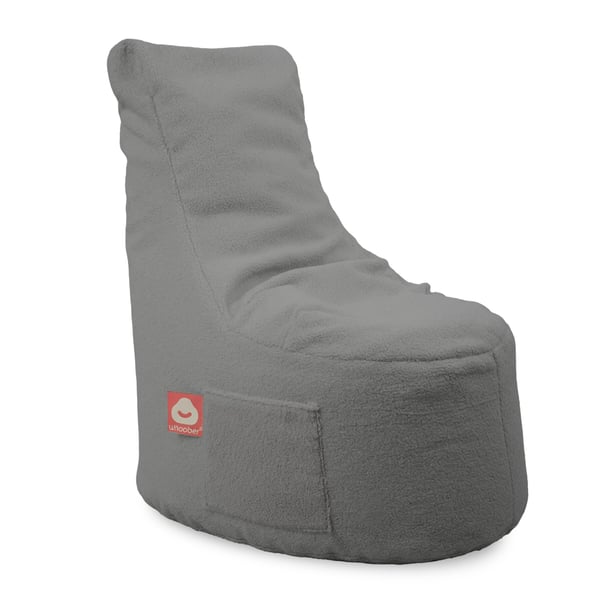 Nice lichtgrijs stoelvormige zitzak in teddy stof. Zijkant met hoge rugleuning en label.