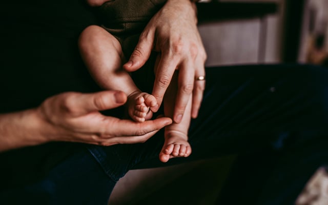 Postpartum Bleeding in 2025: When Does It Stop, and What’s Normal?