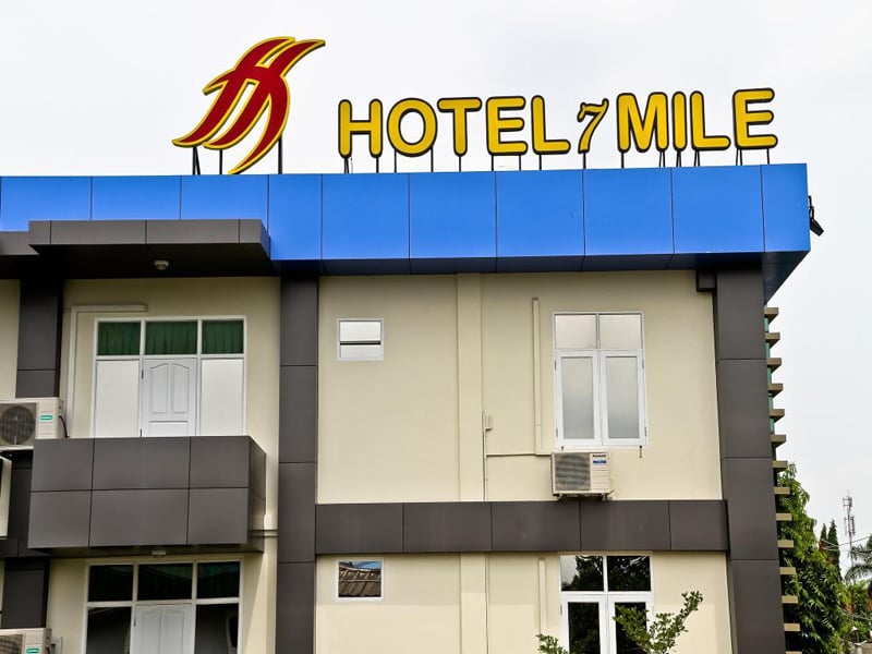 Hotel 7 Mile