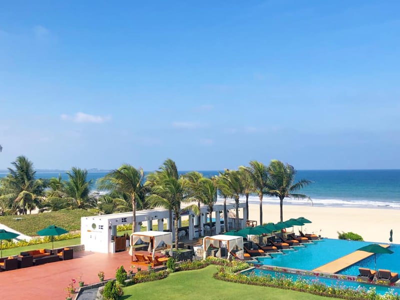 Ngwe Saung Yacht Club & Resort