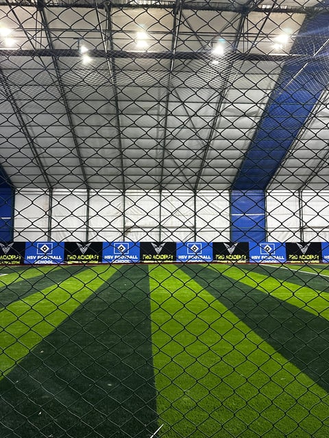 YILDIZ HALI SAHA - FUTBOL EĞİTİM MERKEZİ